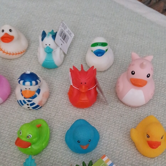 Collectible 23 Rubber Duck Set - Assorted Colors And Bag - Picture 9 of 9